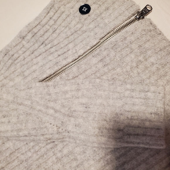 NWT A&F Turtleneck Sweater with Side Zipper - Picture 6 of 11